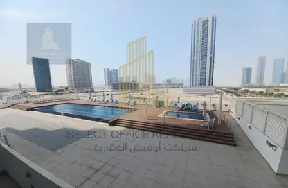 صورة لـ حوض سباحة دوبلكس - 3 غرف نوم - 4 حمامات للايجار في برج نجمة سي ١ - نجمة أبوظبي - جزيرة الريم - أبوظبي ، صورة رقم 1