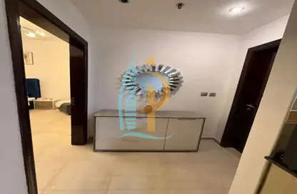 شقة - غرفة نوم - 2 حمامات للايجار في برج حمزة - مدينة دبي الرياضية - دبي