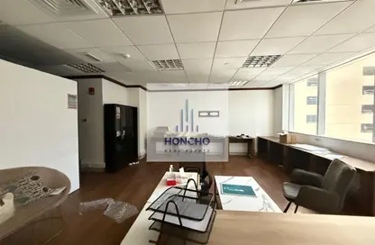 Office Space - Studio - 1 Bathroom for rent in Blue Tower - Sheikh Zayed Road - Dubai