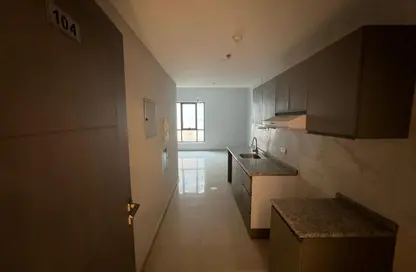 Apartment - 1 Bathroom for rent in Al Rashidiya Towers - Ajman Downtown - Ajman