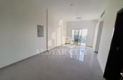 شقة - غرفة نوم - 2 حمامات للايجار في مساكن كورنيش عجمان - طريق كورنيش عجمان - عجمان