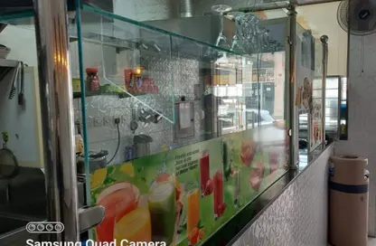 Shop - Studio for rent in Shaikh Hamdan Colony - Al Karama - Dubai