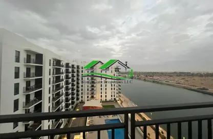 Apartment - 2 Bedrooms - 2 Bathrooms for sale in Waters Edge - Yas Island - Abu Dhabi