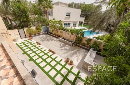 Terrace image for: Villa - 4 Bedrooms - 3 Bathrooms for sale in Meadows 9 - Meadows - Dubai, Image 1