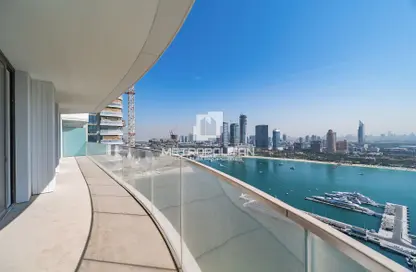 Apartment - 3 Bedrooms - 3 Bathrooms for rent in Palace Beach Residence Tower 2 - Palace Beach Residence - EMAAR Beachfront - Dubai Harbour - Dubai