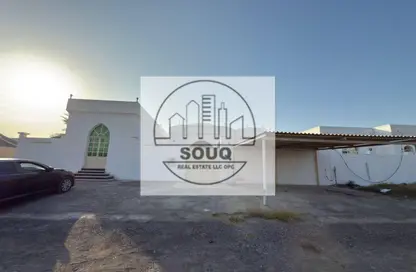 Villa - 3 Bedrooms - 5 Bathrooms for sale in Khuzam - Ras Al Khaimah