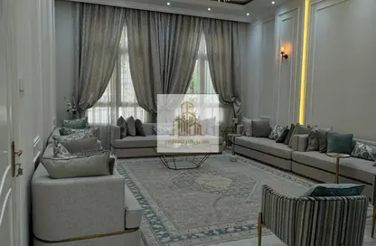 فيلا - 8 غرف نوم - 8 حمامات للبيع في الشوامخ - أبوظبي