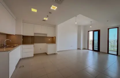 Apartment - 2 Bedrooms - 2 Bathrooms for sale in Zahra Breeze Apartments 4A - Zahra Breeze Apartments - Town Square - Dubai