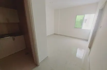 Apartment - Studio - 1 Bathroom for rent in Fire Station Road - Muwaileh - Sharjah