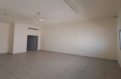 Apartment - Studio - 1 Bathroom for rent in Al Muraqqabat - Deira - Dubai