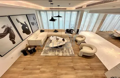 Living Room image for: Villa - 5 Bedrooms - 6 Bathrooms for rent in Garden Homes Frond N - Garden Homes - Palm Jumeirah - Dubai, Image 1