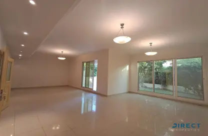Villa - 3 Bedrooms - 5 Bathrooms for rent in Umm Suqeim - Dubai