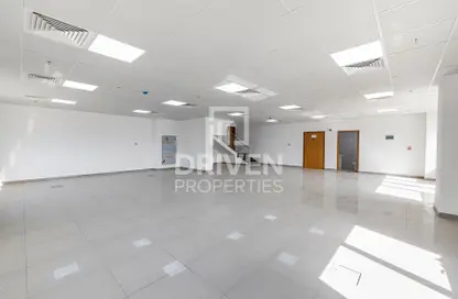 Empty Room image for: Warehouse - Studio for sale in Freezone South - Jebel Ali Freezone - Jebel Ali - Dubai, Image 1