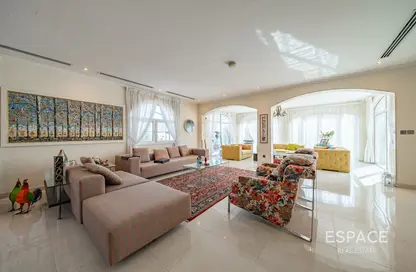 Villa - 5 Bedrooms - 5 Bathrooms for sale in Legacy - Jumeirah Park - Dubai