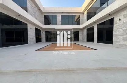 Villa - 5 Bedrooms - 7+ Bathrooms for rent in Mohamed Bin Zayed City - Abu Dhabi
