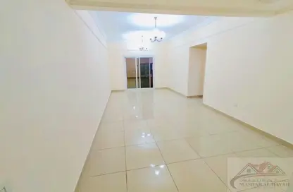 Apartment - 3 Bedrooms - 3 Bathrooms for rent in Muwaileh 29 Building - Muwaileh - Sharjah