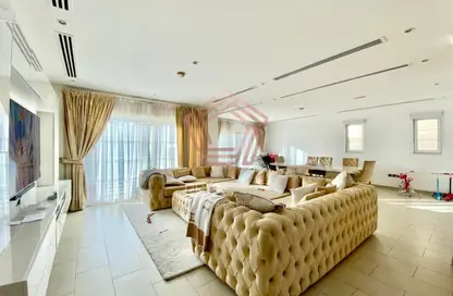 Villa - 4 Bedrooms - 5 Bathrooms for sale in Legacy - Jumeirah Park - Dubai