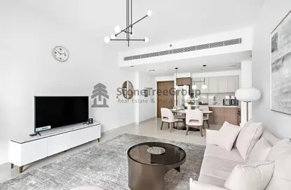 Living / Dining Room image for: Apartment - 1 Bedroom - 1 Bathroom for rent in Beach Isle - EMAAR Beachfront - Dubai Harbour - Dubai, Image 1