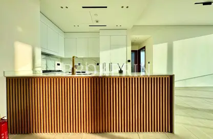 شقة - 2 غرف نوم - 2 حمامات للبيع في بن غاطي أزور - منطقة 16 - قرية جميرا الدائرية - دبي