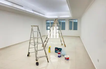 Apartment - 3 Bedrooms - 2 Bathrooms for rent in Al Mushrif - Abu Dhabi
