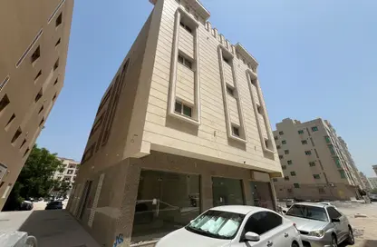 عمارة بالكامل - 8 غرف نوم - 8 حمامات للبيع في القليعة - الشرق - الشارقة