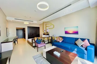 Living Room image for: Apartment - 1 Bathroom for rent in Al Jowhara Tower - Corniche Road - Abu Dhabi, Image 1