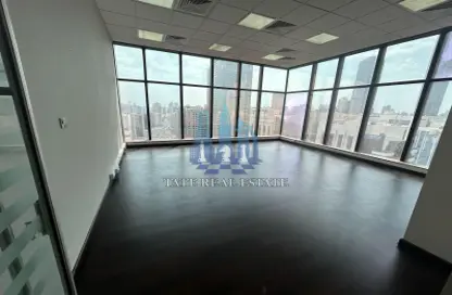 Empty Room image for: Office Space - Studio - 2 Bathrooms for rent in Corniche Road - Abu Dhabi, Image 1