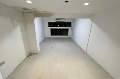 Shop - Studio - 1 Bathroom for rent in Al Rumailah building - Al Rumailah 2 - Al Rumaila - Ajman