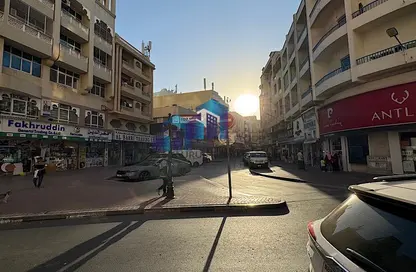 Shop - Studio for rent in Al Owais Business Tower - Al Sabkha - Deira - Dubai