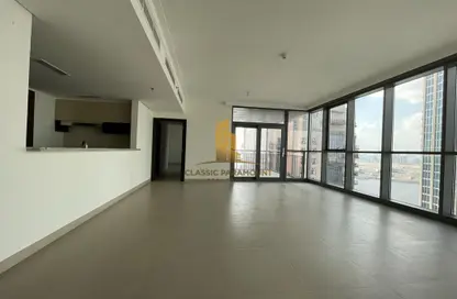 High floor/sea view/Unfurnished/ Vacant