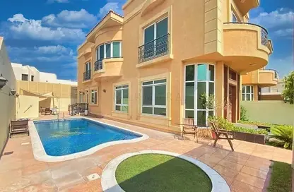 Villa - 4 Bedrooms - 4 Bathrooms for rent in Jumeirah 1 Villas - Jumeirah 1 - Jumeirah - Dubai