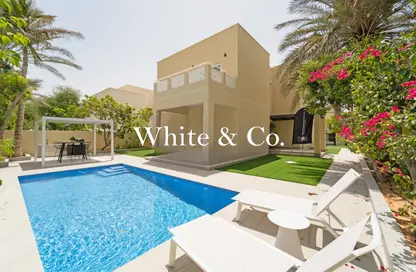 Villa - 4 Bedrooms - 3 Bathrooms for sale in Meadows 9 - Meadows - Dubai