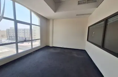 Office Space - Studio - 1 Bathroom for rent in Red Avenue - Al Garhoud - Dubai