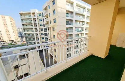 Apartment - 2 Bedrooms - 3 Bathrooms for rent in Mazaya 1 - Queue Point - Dubai Land - Dubai