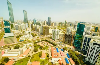 Apartment - 4 Bedrooms - 5 Bathrooms for rent in Wave tower - Corniche Road - Abu Dhabi