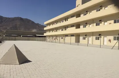 Staff Accommodation - Studio - 7+ Bathrooms for rent in Al Hayl - Fujairah