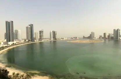 شقة - غرفة نوم - 2 حمامات للبيع في الخان - الشارقة