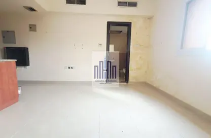 شقة - 1 حمام للايجار في طريق فاير ستاشن - مويلح - الشارقة