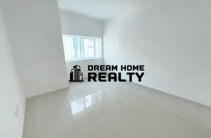 Apartment - 1 Bedroom - 2 Bathrooms for rent in Pearl Tower - Al Khan - Sharjah