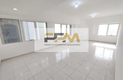 Apartment - 3 Bedrooms - 4 Bathrooms for rent in Hamdan Street - Abu Dhabi