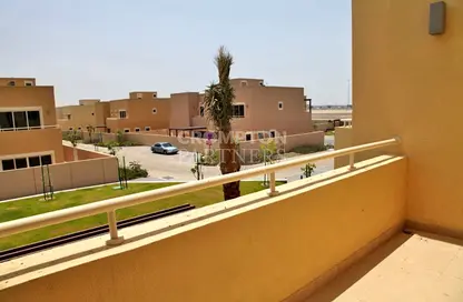 Townhouse - 4 Bedrooms - 5 Bathrooms for rent in Al Tharwaniyah Community - Al Raha Gardens - Abu Dhabi