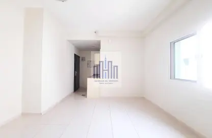 Apartment - Studio - 1 Bathroom for rent in Fire Station Road - Muwaileh - Sharjah