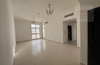 Apartment - 2 Bedrooms - 3 Bathrooms for rent in La Fontana - Arjan - Dubai