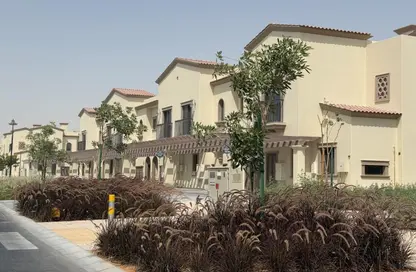 Townhouse - 2 Bedrooms - 3 Bathrooms for rent in Bloom Living - Zayed City (Khalifa City C) - Khalifa City - Abu Dhabi