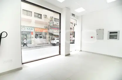 Shop - Studio for rent in Al Huda Building - Naif - Deira - Dubai