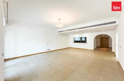 Apartment - 2 Bedrooms - 2 Bathrooms for rent in Al Hamri - Shoreline Apartments - Palm Jumeirah - Dubai