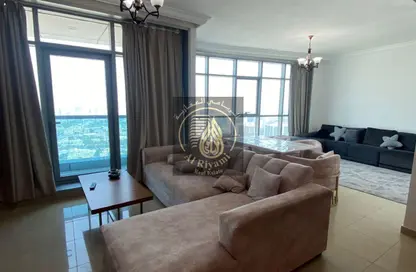 شقة - 2 غرف نوم - 2 حمامات للايجار في برج الكورنيش - طريق كورنيش عجمان - عجمان