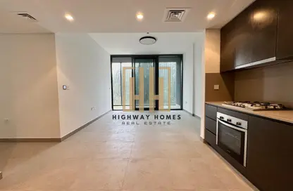 شقة - 2 غرف نوم - 3 حمامات للايجار في سراب 2 - الجادة - الشارقة