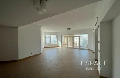 Empty Room image for: Apartment - 3 Bedrooms - 3 Bathrooms for rent in Al Dabas - Shoreline Apartments - Palm Jumeirah - Dubai, Image 1