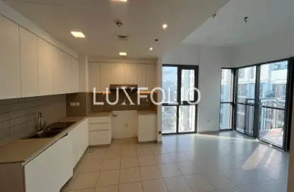Apartment - 2 Bedrooms - 2 Bathrooms for rent in Zahra Apartments 2A - Zahra Apartments - Town Square - Dubai